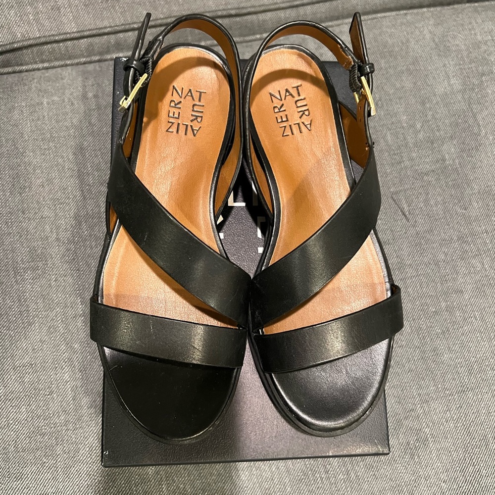 Women’s Naturalizer sandal.  Black leather.  Size 7.5.  Good condition.